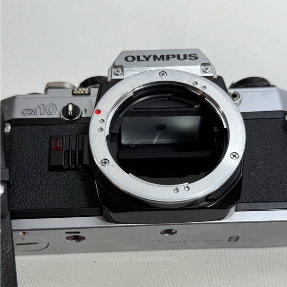 Olympus OM10 35Mm W/Zuiko Lens - Picture 5 of 15